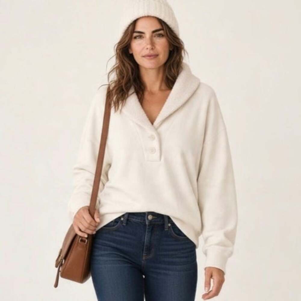 American Eagle Women's Cream Color Sherpa Collared Henley Sweatshirt Size Med